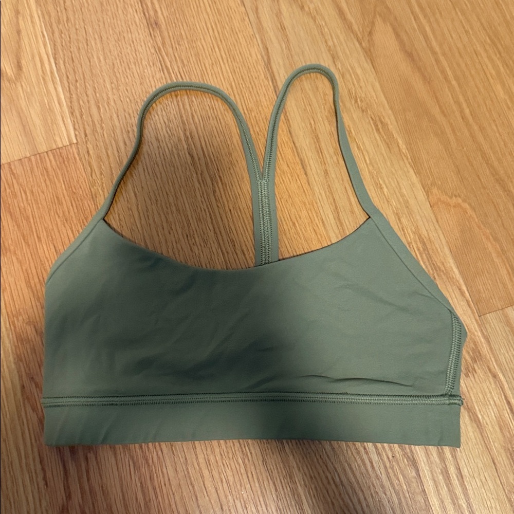 lululemon Y-Flow Sports Bra. Size 4 - Picture 2 of 3
